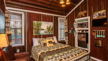 Yeti Cabin | Individually decorated, individually furnished, iron/ironing board