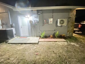 Property grounds - Bear Creek Lodge (Port Richey)