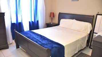 Ferros/tábuas de passar roupa, Wi-Fi de cortesia, roupa de cama