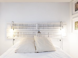 1 habitación, tabla de planchar con plancha, internet y ropa de cama 