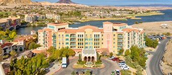 2BD/2BA Lake Las Vegas Oasis with Balcony