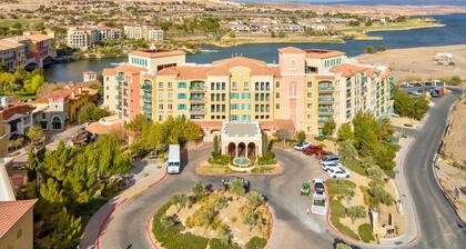 2BD/2BA Lake Las Vegas Oasis with Balcony