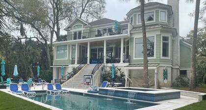 Island Escape! Pool, Elevator, Pinball, Foosball, Arcade, Nursery,Infrared Sauna