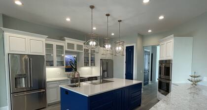 Island Escape! Pool, Elevator, Pinball, Foosball, Arcade, Nursery,Infrared Sauna