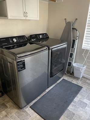 Interior - Overland Cabin B (Prescott)