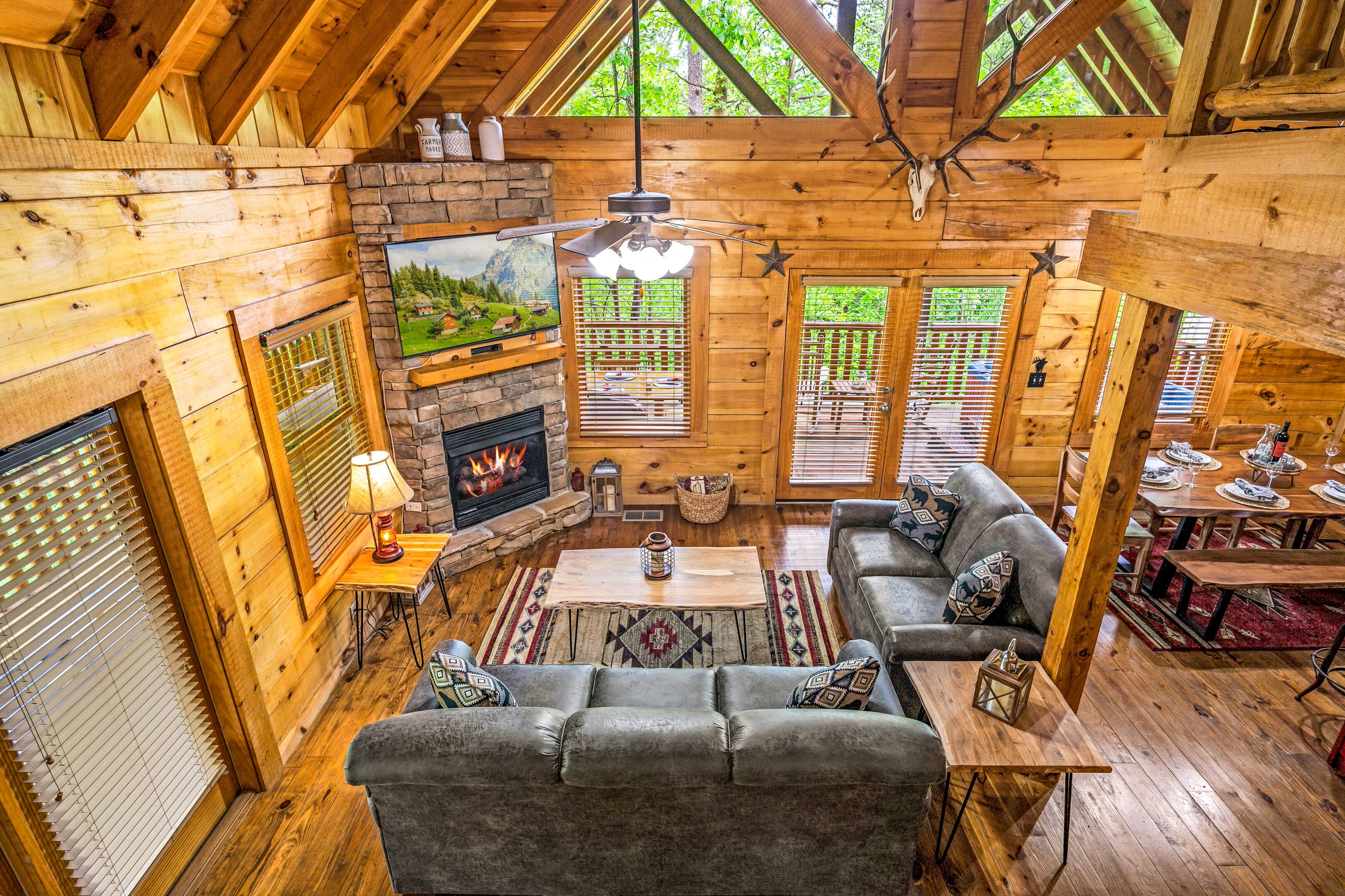 Smart-tv och eldstad