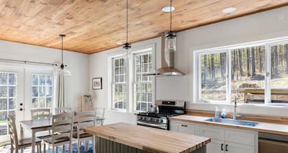 Cheerful 3 Bedroom Mountain Cottage