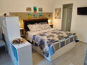 1 soverom, strykejern/-brett, wi-fi (inkludert) og sengetøy