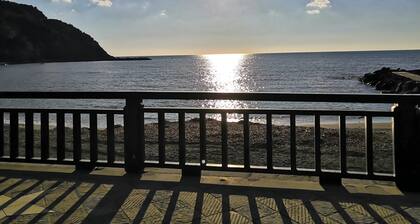 Nature and relaxation by the sea in the Cinque Terre