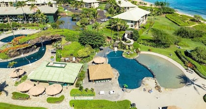 Gorgeous Beachfront Resort, 4 Beautiful Pools, Walkout lanai to the pools/ocean