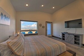 2 bedrooms, desk, travel cot, Internet - Sanderling Sea Cottages, Unit 7 w/ Beach Access! (Waldport)