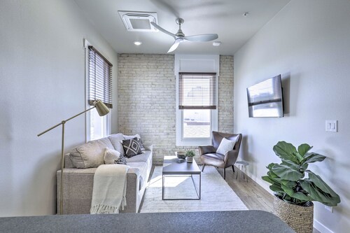 Bright San Marcos Apartment w/ Ideal Location