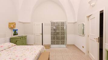 1 camera, Wi-Fi gratuito, lenzuola