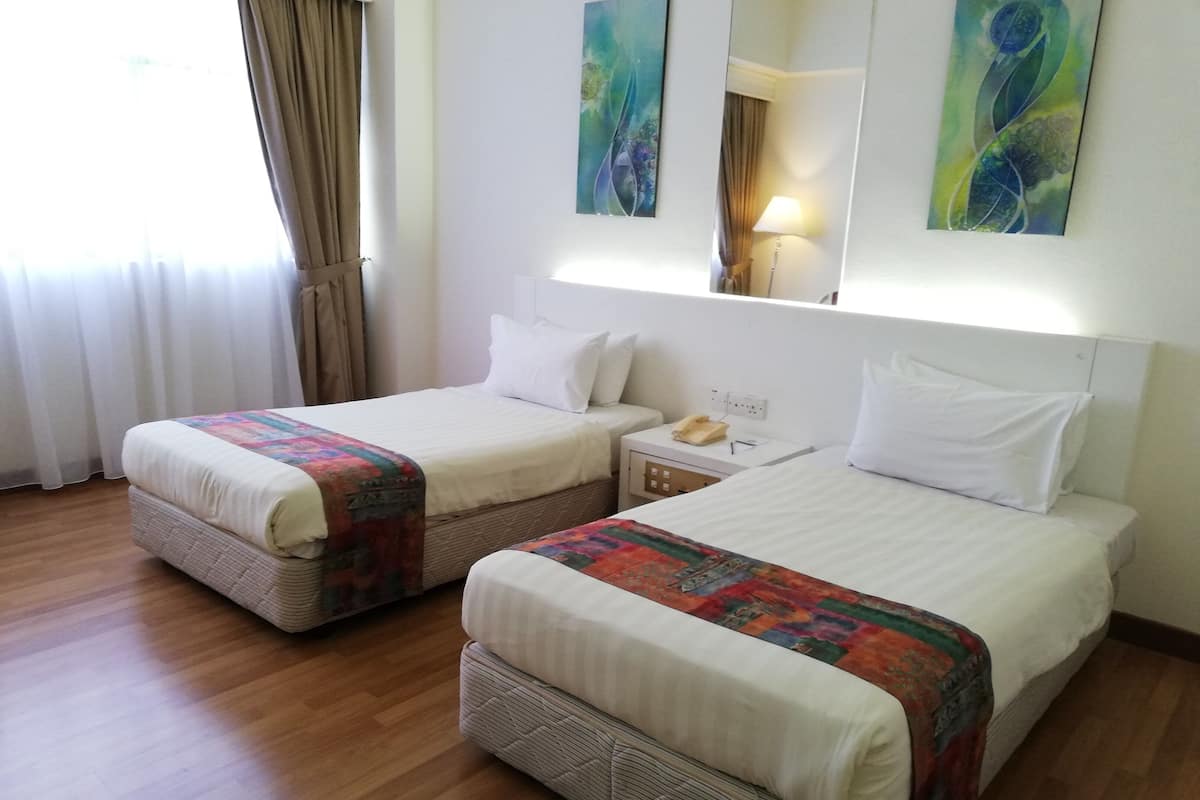 Quarto casal ou duplo luxo | Cofres nos quartos, escrivaninha, quartos à prova de som