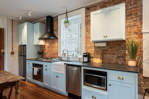 Fridge, microwave, oven, stovetop - Garden Apt |Lux Extended Stay in Downtown Belmont (Charlottesville)