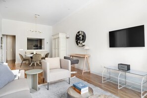 Télévision, chaîne hi-fi