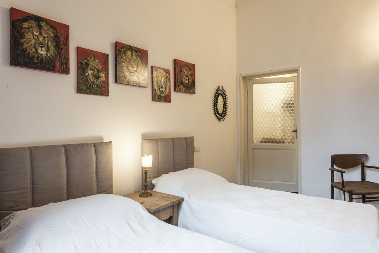 2 bedrooms, desk, iron/ironing board, WiFi