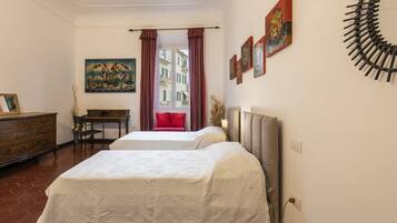 3 sovrum, skrivbord, strykjärn/strykbräda och wi-fi