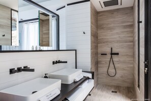 Shower, hair dryer, towels - Villa Star | Beach View - Located in  Exquisite Lorient Beach with Private Pool (Lorient)