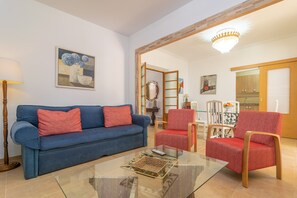 TV - JUNIPER (INCA) - Cozy town house with above ground pool in the center of Mallorca. Free WI (Inca)