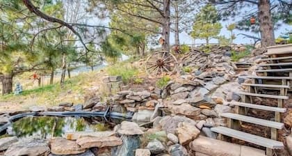 Spacious Mountain Apt with Views & Easy Access to Hike, Bike, & Red Rocks!