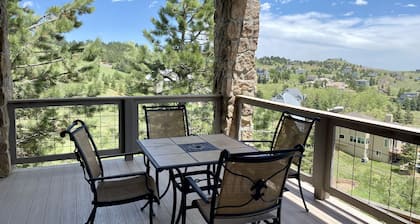Spacious Mountain Apt with Views & Easy Access to Ski, Hike, & Red Rocks!