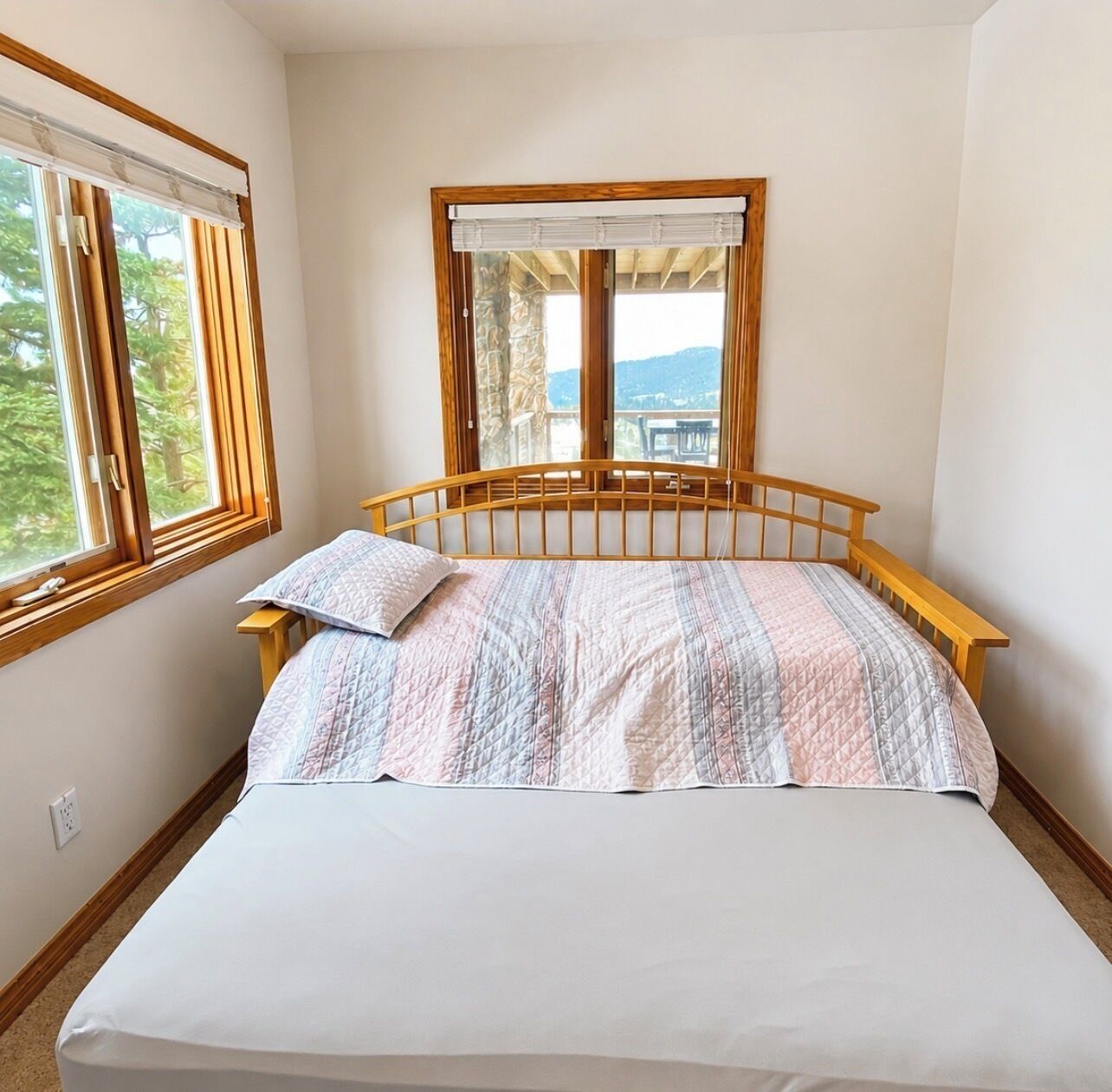 3 bedrooms, desk, iron/ironing board, travel cot
