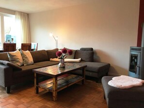 Unclassified image, 4 of 35, button