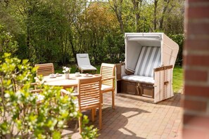 Outdoor dining - Hüs Andersen C - Klönstuv, 95sqm 2 bedrooms, 2 bathrooms for 4 persons - Hüs (Sylt-Ost)