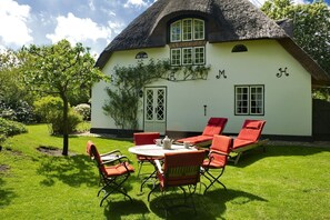 Outdoor dining - 1st captain's apartment, 70sqm for 3-4 persons - Weidemannhaus (Sylt-Ost)