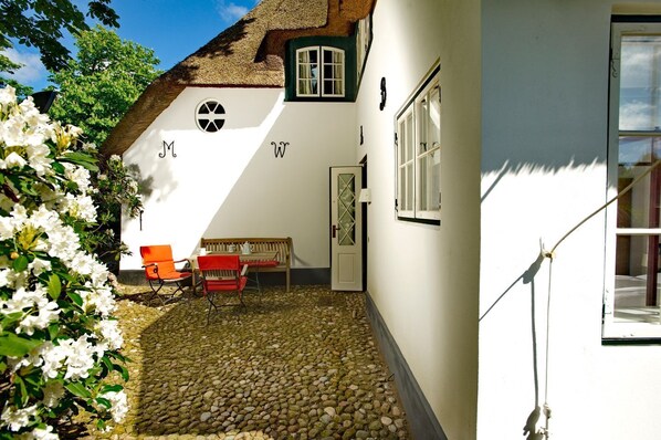 صورة غير مصنفة، 1 من 10، زرّ