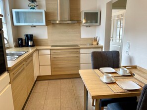 صورة غير مصنفة، 3 من 14، زرّ