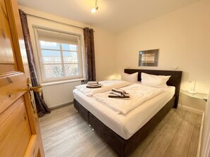 Unclassified image, 4 of 14, button