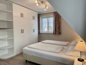 1 slaapkamer, een bureau, wifi