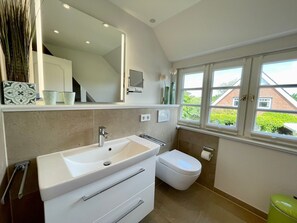 Unclassified image, 2 of 18, button