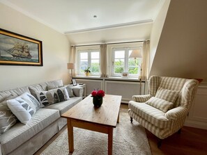 Unclassified image, 2 of 18, button