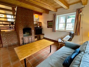 Televisión, reproductor de DVD y estéreo 