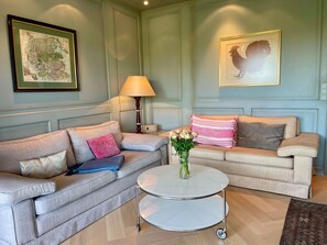 TV, DVD-spiller og stereoanlegg