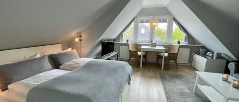 1 室のベッドルーム、WiFi