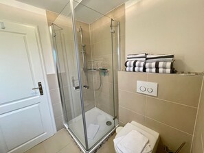 Hair dryer, towels - Apartment 1, 65sqm with 2 bedrooms for up to 4 people - Haus Eberhardt (Sylt-Ost)