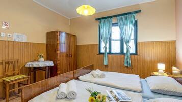 3 chambres, fer et planche Ă repasser, Wi-Fi gratuit, draps fournis