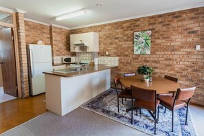 Private kitchen - The Lookout - Bream (Unit 10) Mallacoota (Mallacoota)