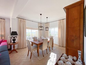 Dining - Luxury Ocean-Front Villa with private pool (Lagos)