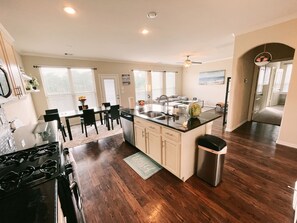 Interior - Spacious, New build 4 bedroom house in Conroe (Conroe)