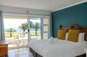 2 bedrooms, iron/ironing board, Internet, bed sheets - First floor apartment with beautiful sea view (Cape Town)