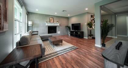 Gorgeous, Cozy, Cheerful 4 Bedroom home in Houston