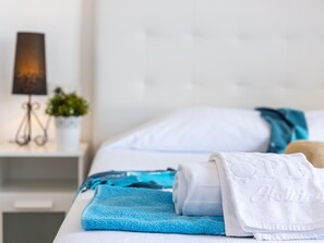 3 bedrooms, iron/ironing board, Internet, bed sheets