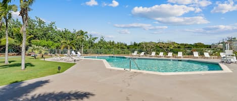 Piscine extérieure, piscine chauffée