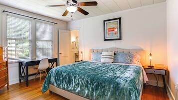 2 bedrooms, desk, iron/ironing board, internet