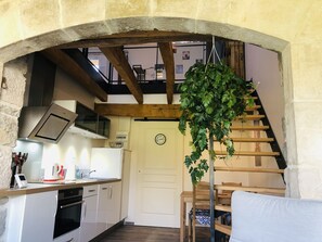 Fridge, microwave, oven, stovetop - Gîtes Onyx: le Noyer, Lot - Vallée de la Dordogne (Bétaille)